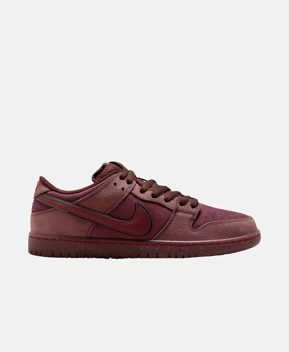 Nike SB Dunk Low Burgundy Crush