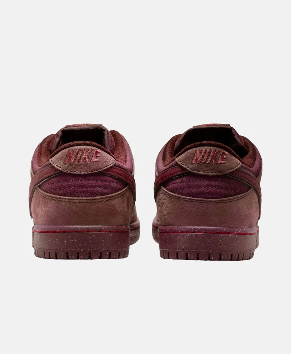 Nike SB Dunk Low Burgundy Crush