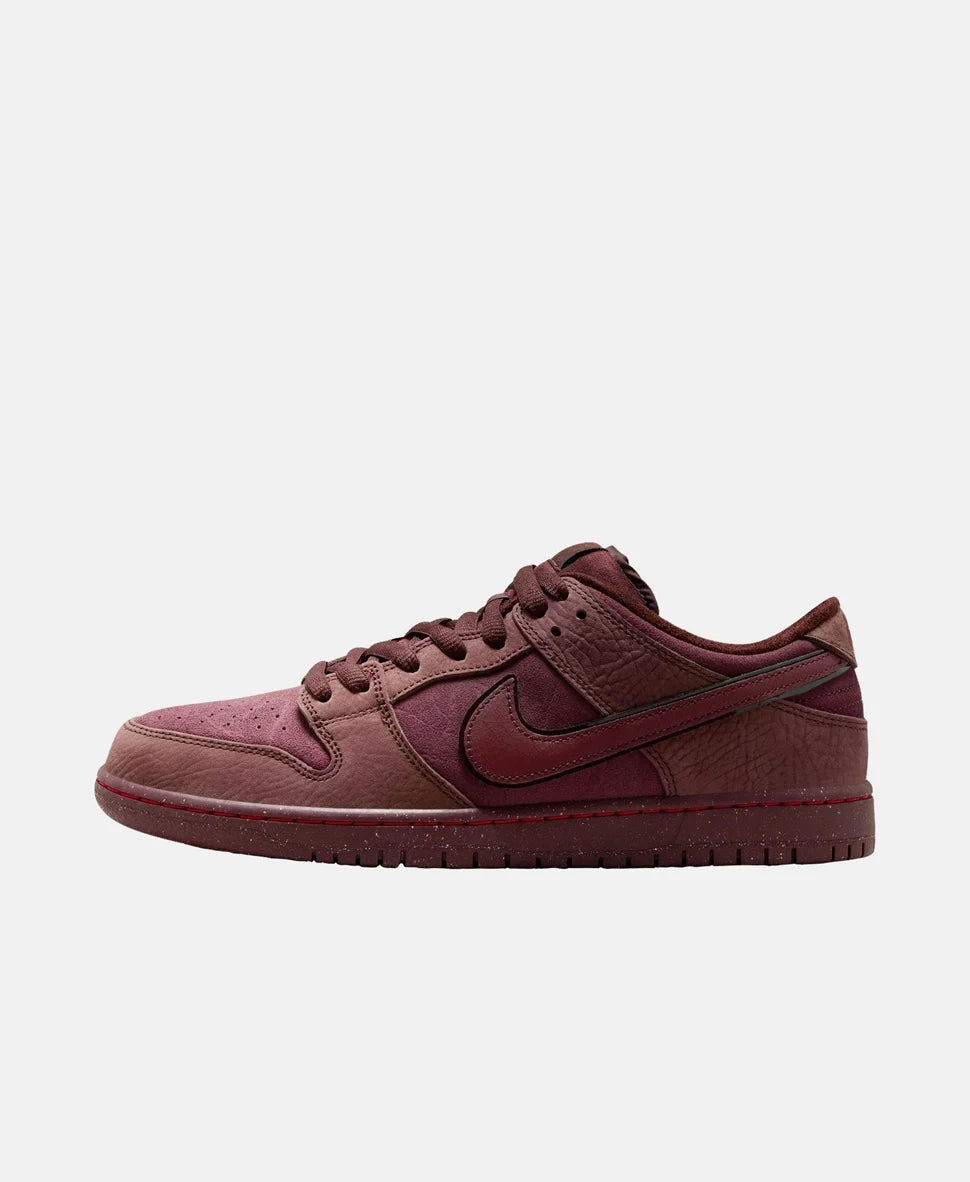 Nike SB Dunk Low Burgundy Crush