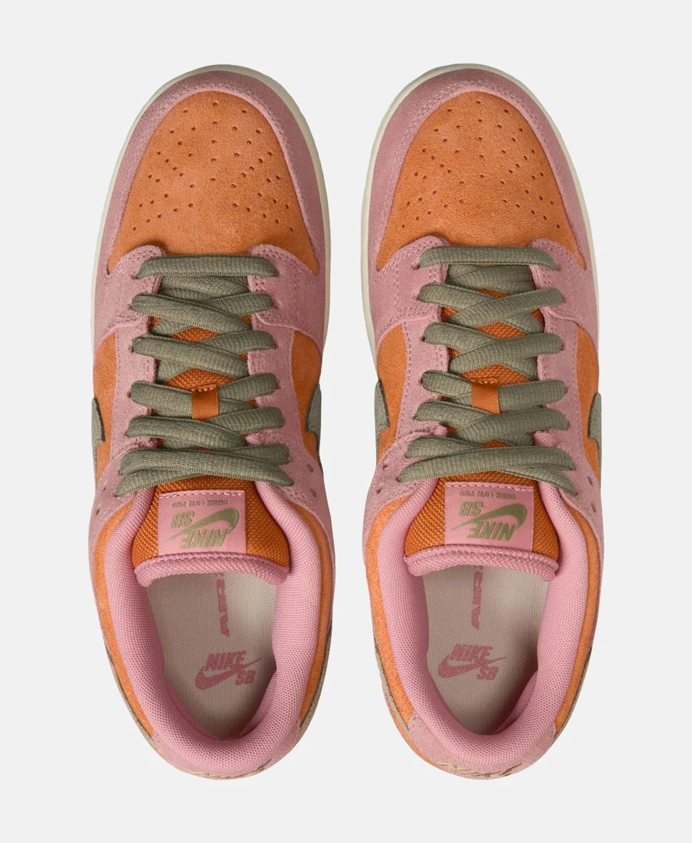 Nike SB Dunk Low “Red Stardust”